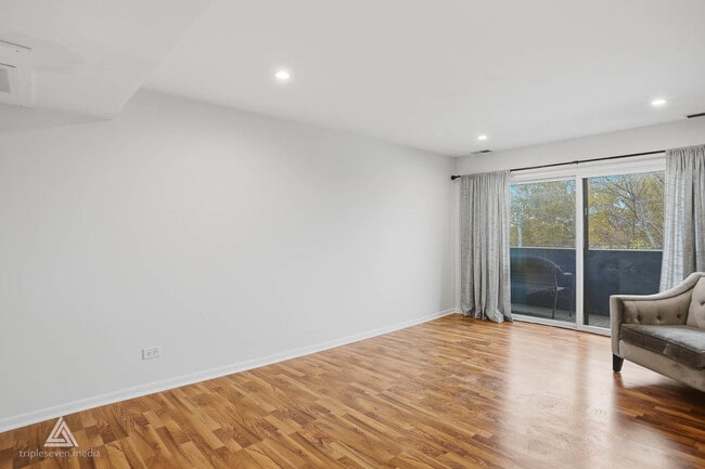 Building Photo - 7301 Willow Springs Rd