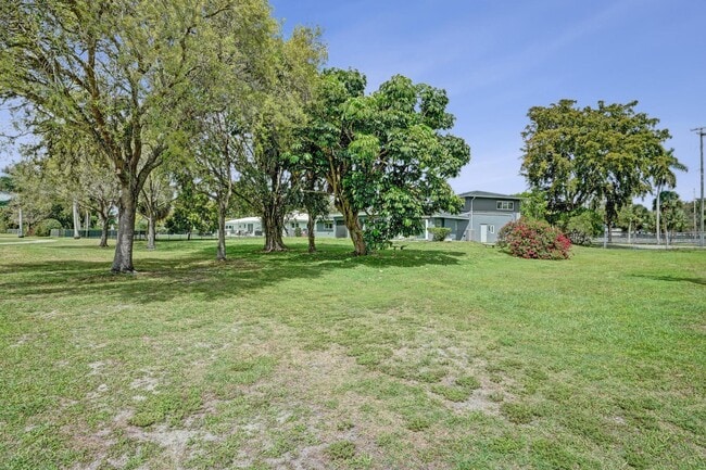 Building Photo - 6700 E Tropical Way