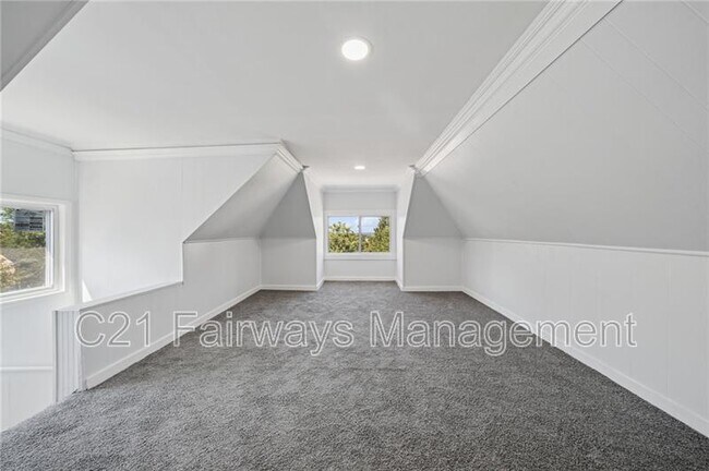 Building Photo - 1231 Denisonview St