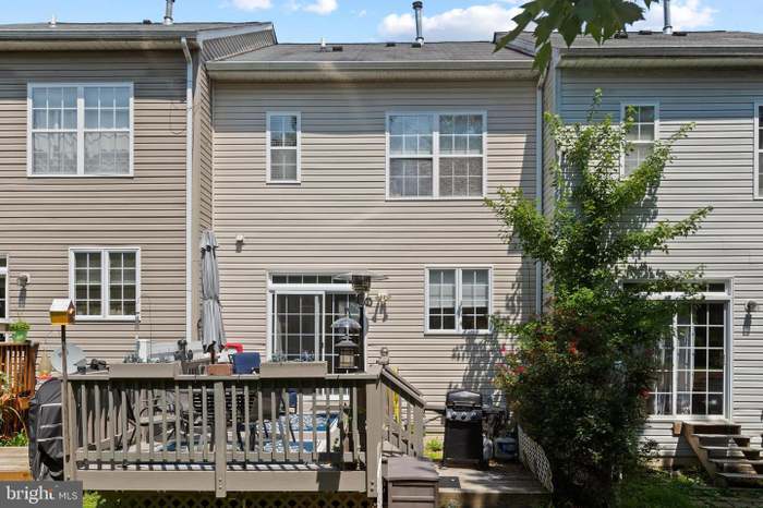 Building Photo - 23450 Dahlia Cir