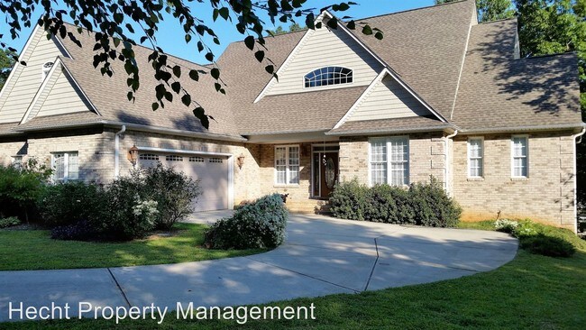 Building Photo - 3602 Live Oaks Ave
