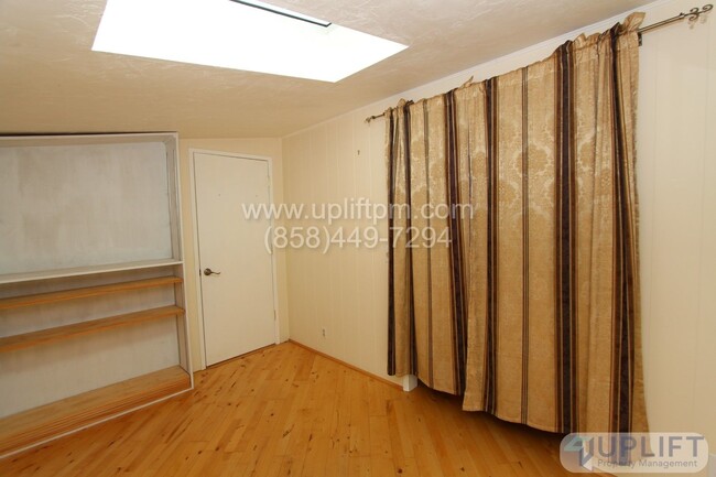 Building Photo - 2 Bed, 1 Bath House w/ AC, Storage Barn