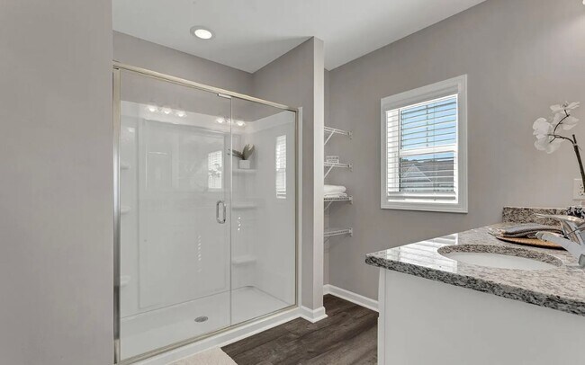 Building Photo - Stunning 3/2.5 Townhome Available Now!