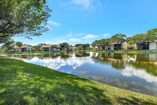 Building Photo - 10663 Ocean Palm Way