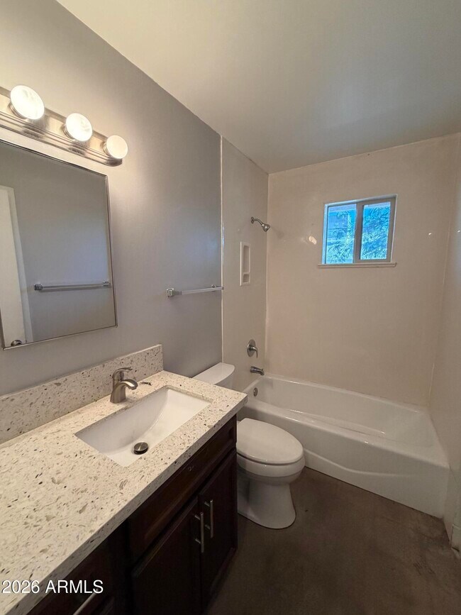 Building Photo - 1833 E Harvard St