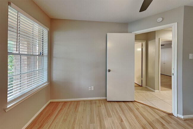 Building Photo - 24034 Shaw Perry Ln
