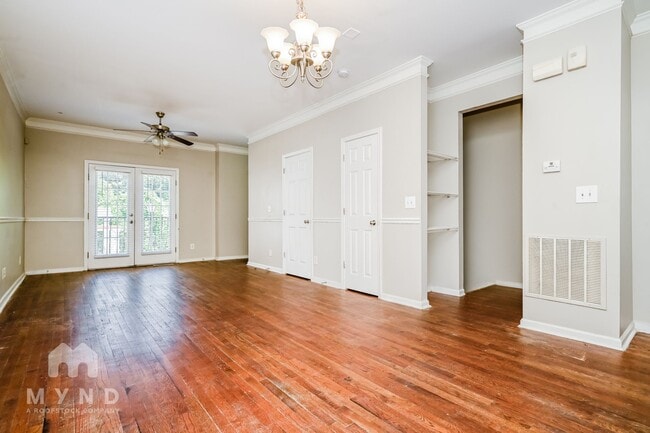 Building Photo - 1575 Laurel Park Pl