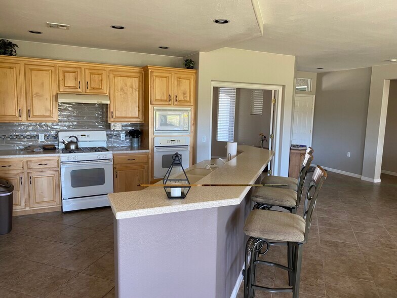 Building Photo - 1903 W Sunstar Dr