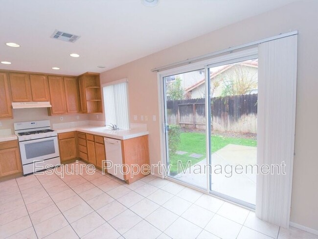 Building Photo - 435 Paseo Del Valle