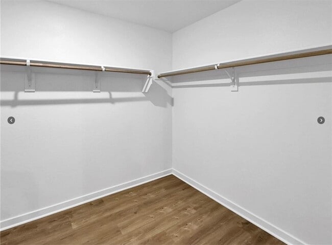 Building Photo - 571 Riggs St