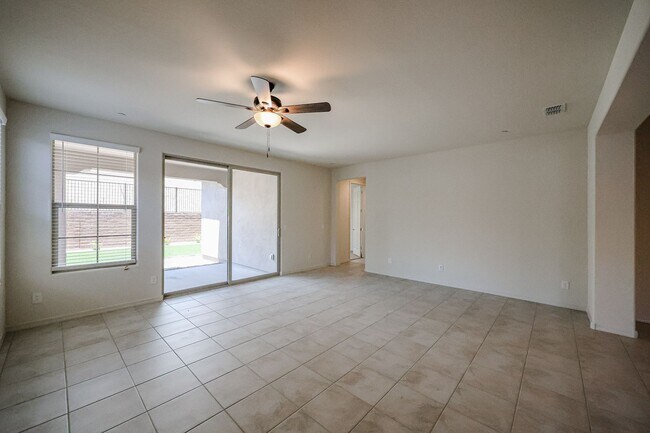 Building Photo - 4 Bedroom + Den in Foothills at Northpointe