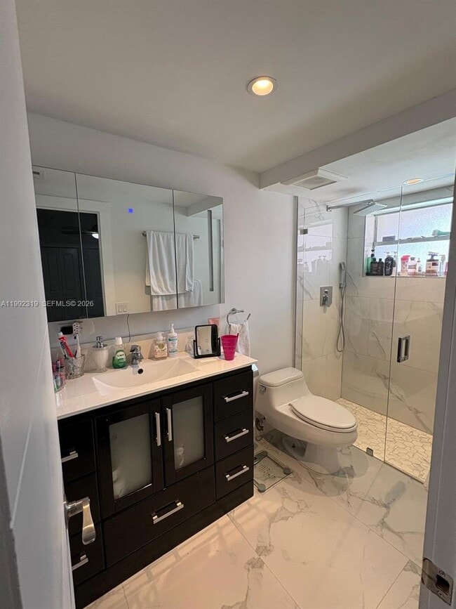 Building Photo - 1750 W 46th St