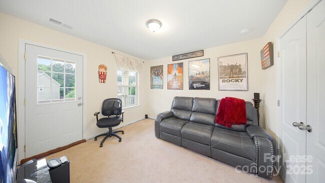 Building Photo - 428 Moses Dr