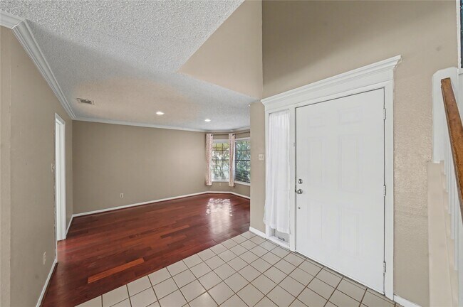 Building Photo - 3206 Sturbridge Ln