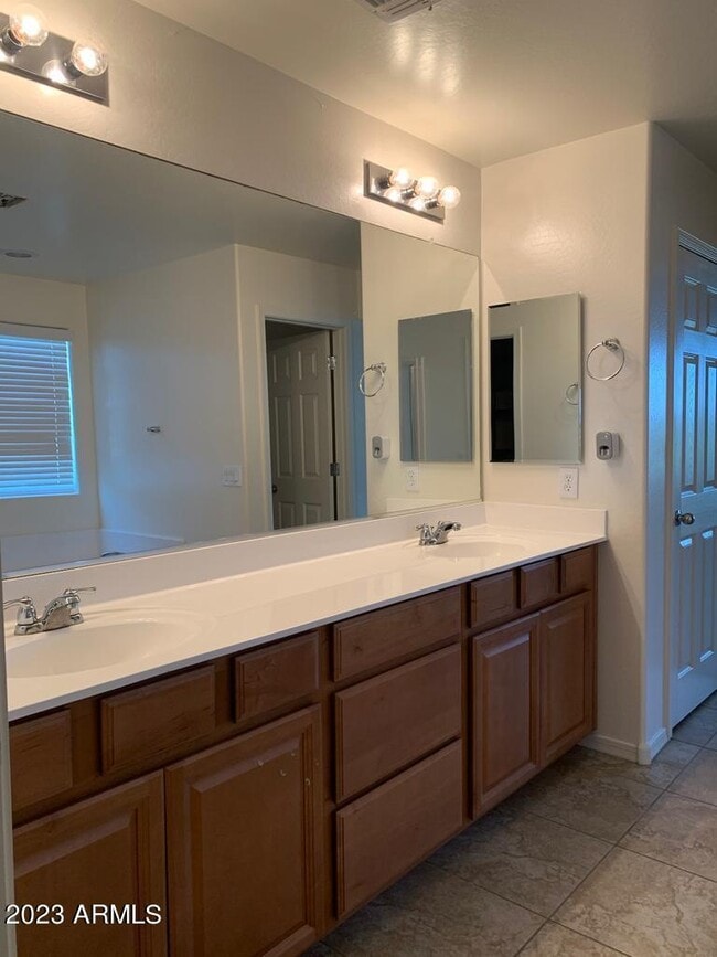 Building Photo - 16346 N 73rd Ln