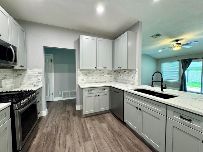 Building Photo - 1212 Leah Ln