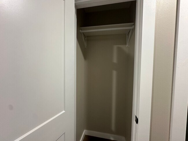 Building Photo - 501 Ave 3 NW