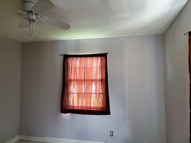 Bedroom picture 2 - 1380 Seaview