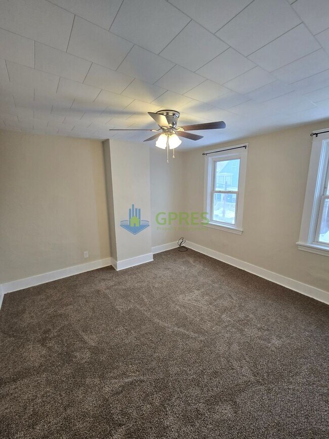 Building Photo - Newly renovated Beechview Home with Bonus Room walking distance to the T