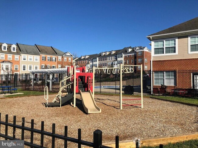 Building Photo - 5525 Lanier Ave