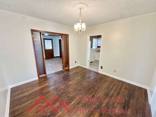 Building Photo - 135 S Greer St