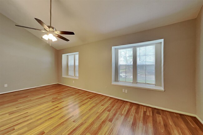 Building Photo - 15022 Ringfield Dr