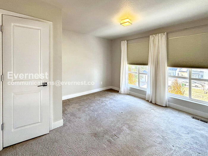 Building Photo - 8130 W 10th Ave