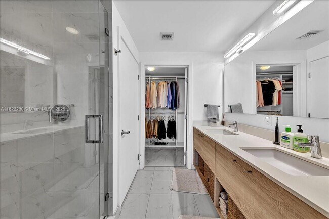 Building Photo - 16385 Biscayne Blvd