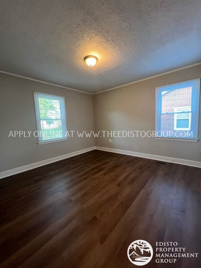 Building Photo - 1161 Chestnut St