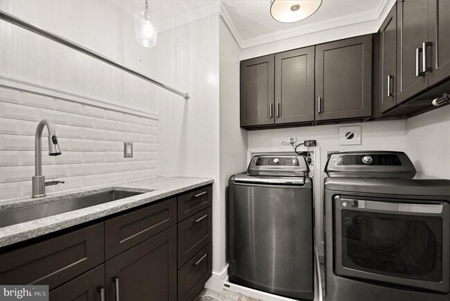 Building Photo - 24 Lipscomb Ct