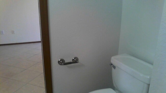 Building Photo - Non age restricted townhome available    V...