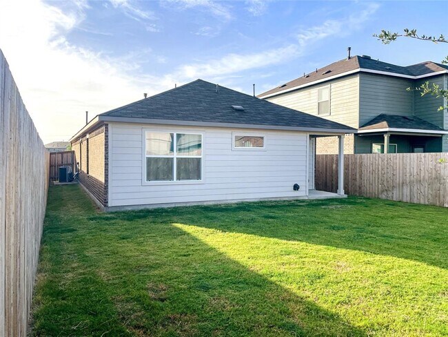 Building Photo - 126 Allegro Dr