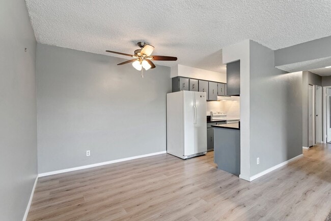 Building Photo - 2 bed / 1 bath - Whispering Pines Condo