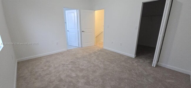 Building Photo - $2,500 1162 SE 1st Ter