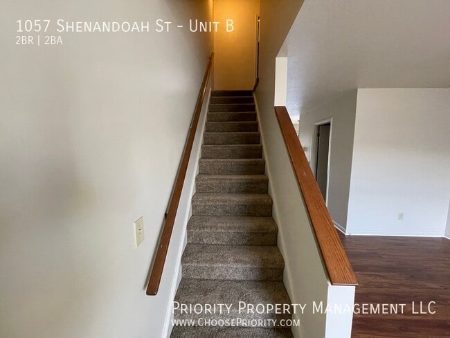 Building Photo - 2 Bedroom, 1.5 Bathroom Townhome in Harris...