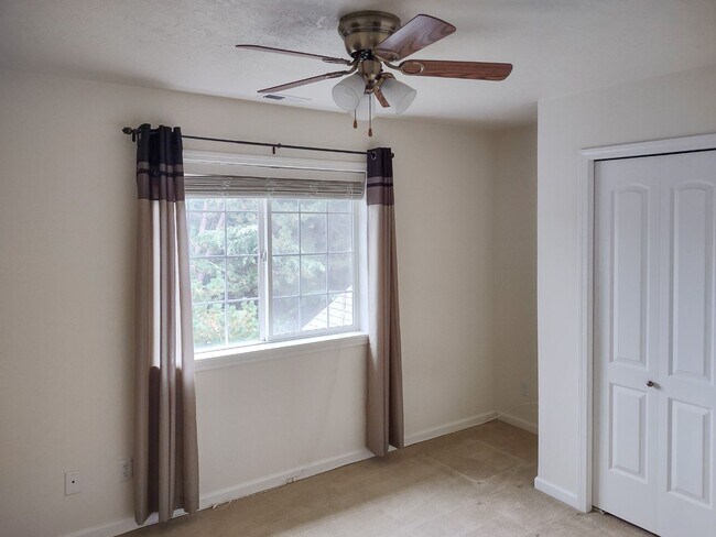 Building Photo - 2464 Sage Ave SE