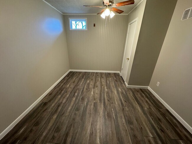 Building Photo - ALL UTILITIES INCLUDED - 2 Bedroom/ 1 Bath Home