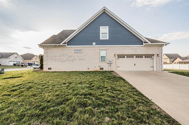 Building Photo - 456 Adalynn Cir