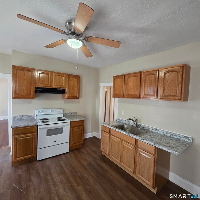 Building Photo - 142 Oakland Terrace