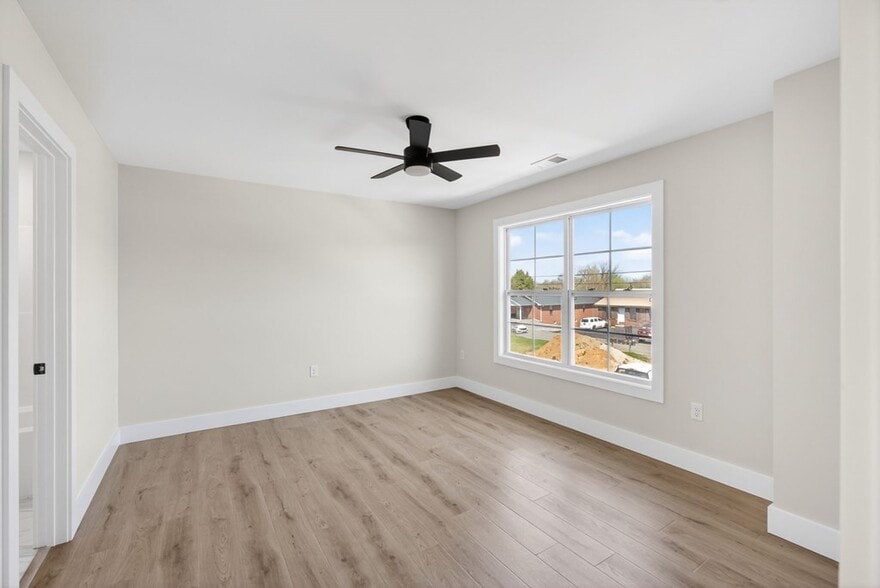 Building Photo - 212 W Jere Whitson Rd