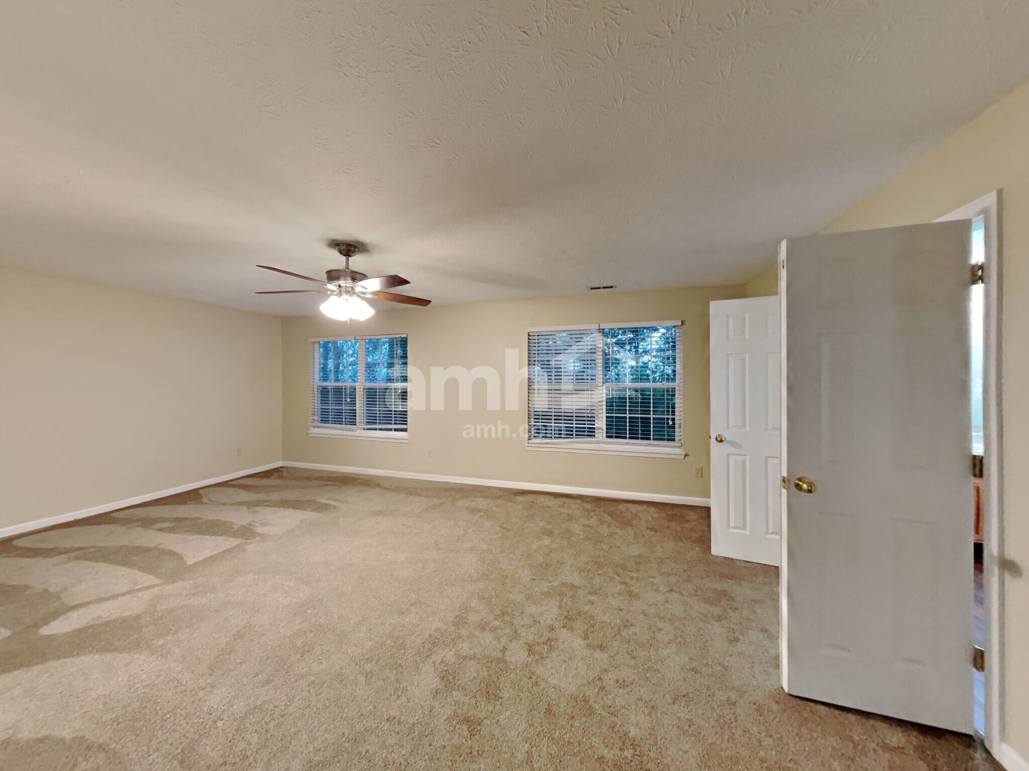 Building Photo - 796 Flying Sun Dr