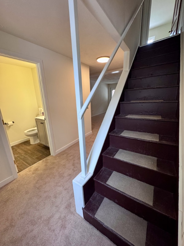 Building Photo - 229 S Nicholas St