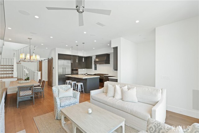 Building Photo - 708 Heliotrope Ave