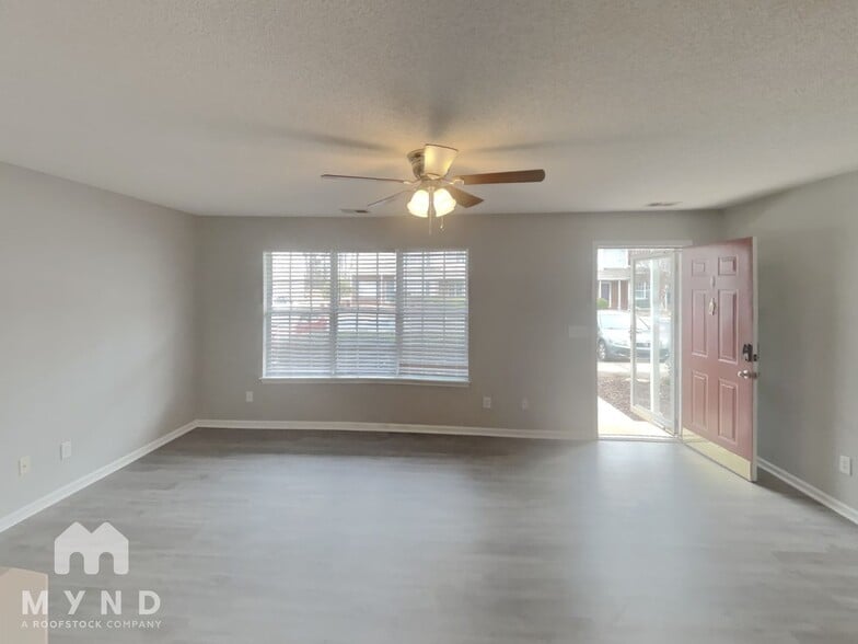 Building Photo - 12640 Tucker Crossing Ln