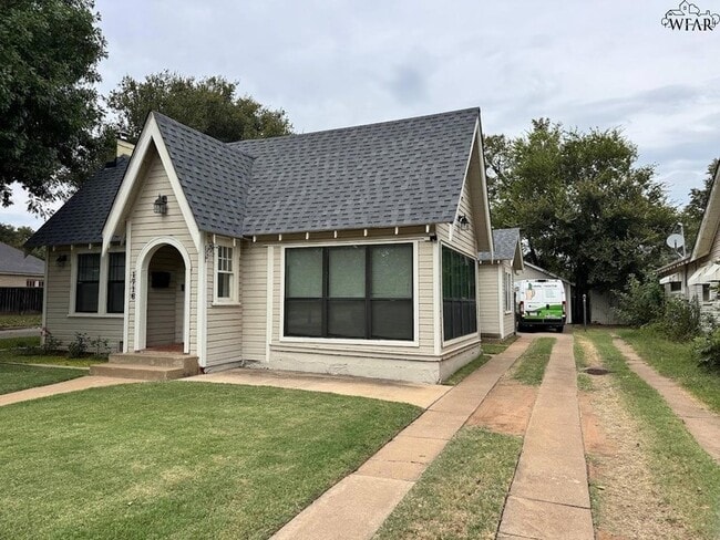 Building Photo - 1716 Victory Ave