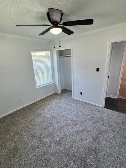 Building Photo - 821 Vernon Ct