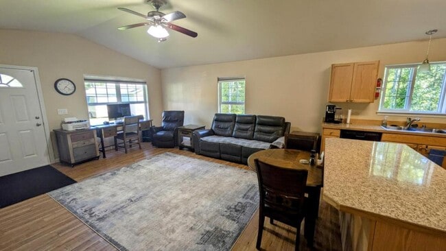 Building Photo - 4866 S Danielle St