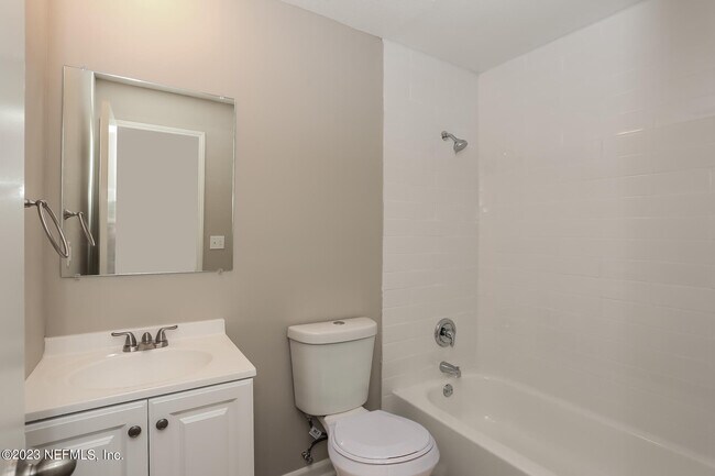 Building Photo - 7421 Deepwood Dr N