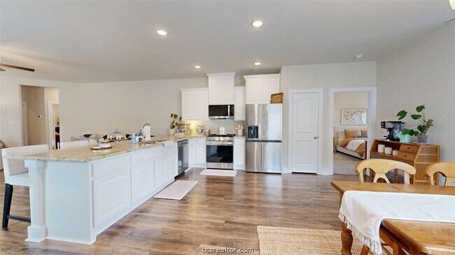 Building Photo - 918 Fork Ct