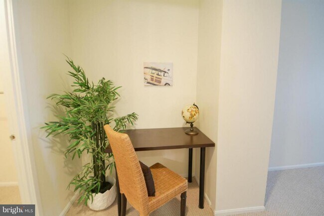 Building Photo - 307 Yoakum Pkwy